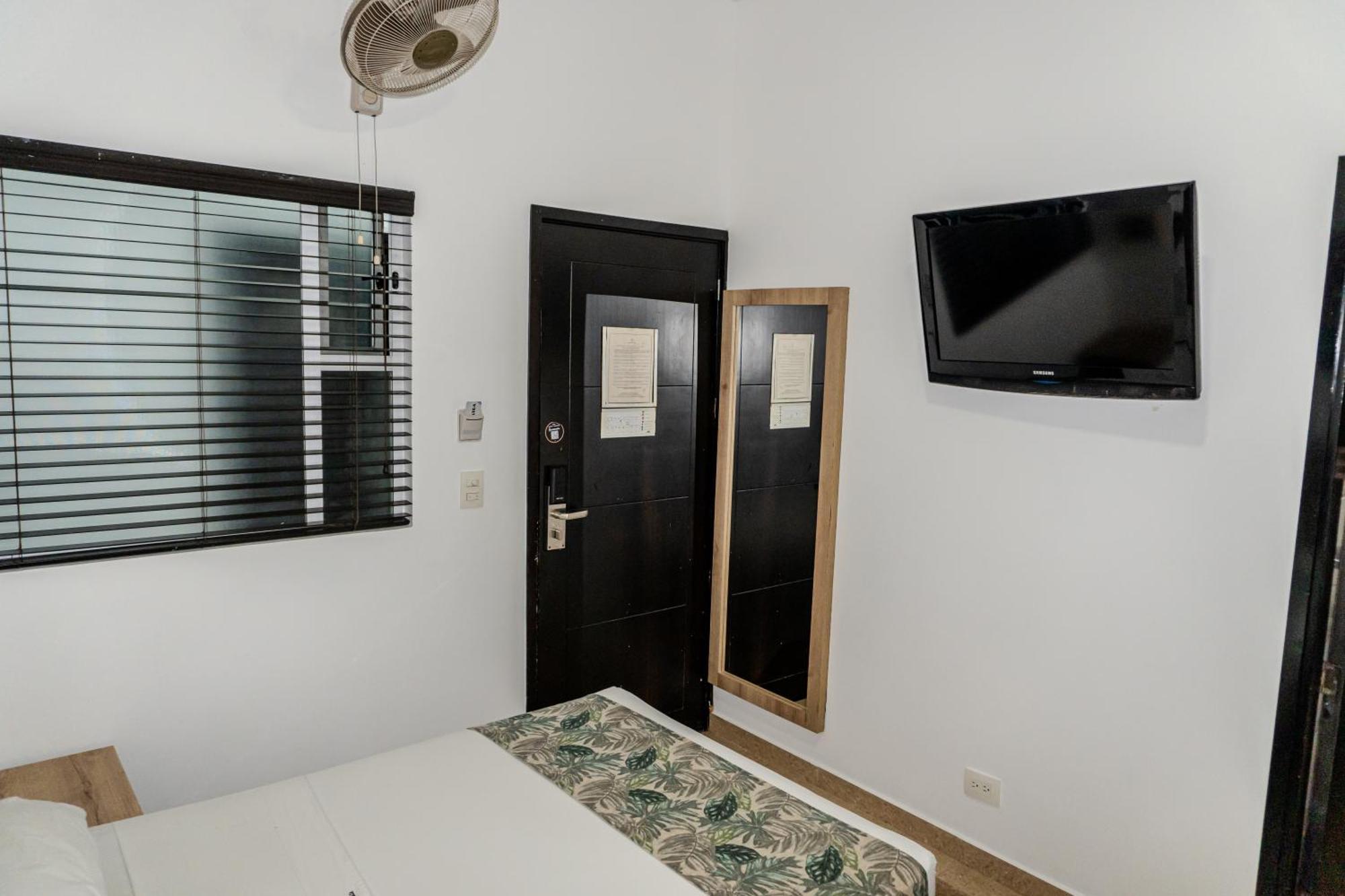 Hotel Central Plaza Medellin Итагуи Экстерьер фото