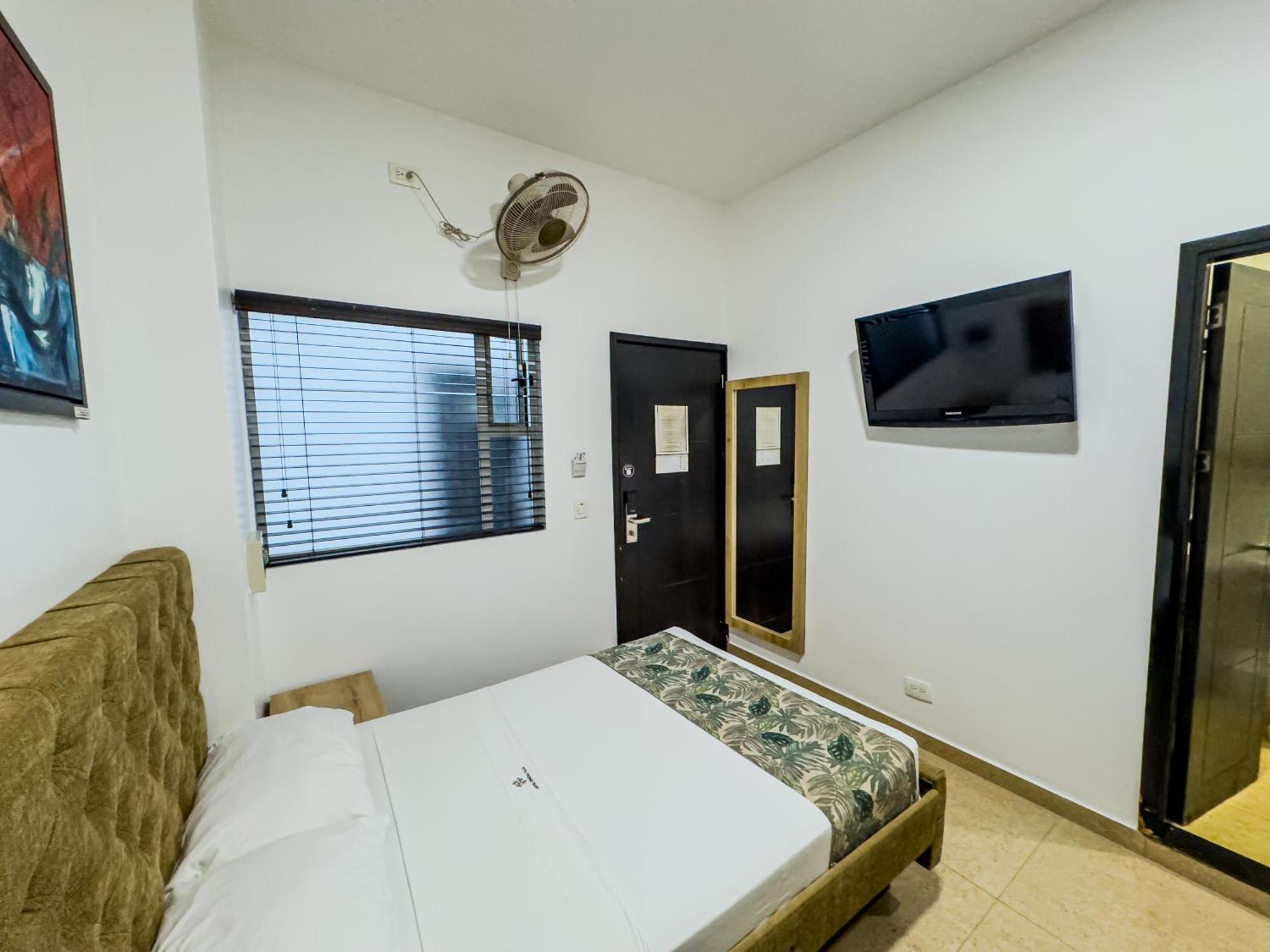 Hotel Central Plaza Medellin Итагуи Экстерьер фото