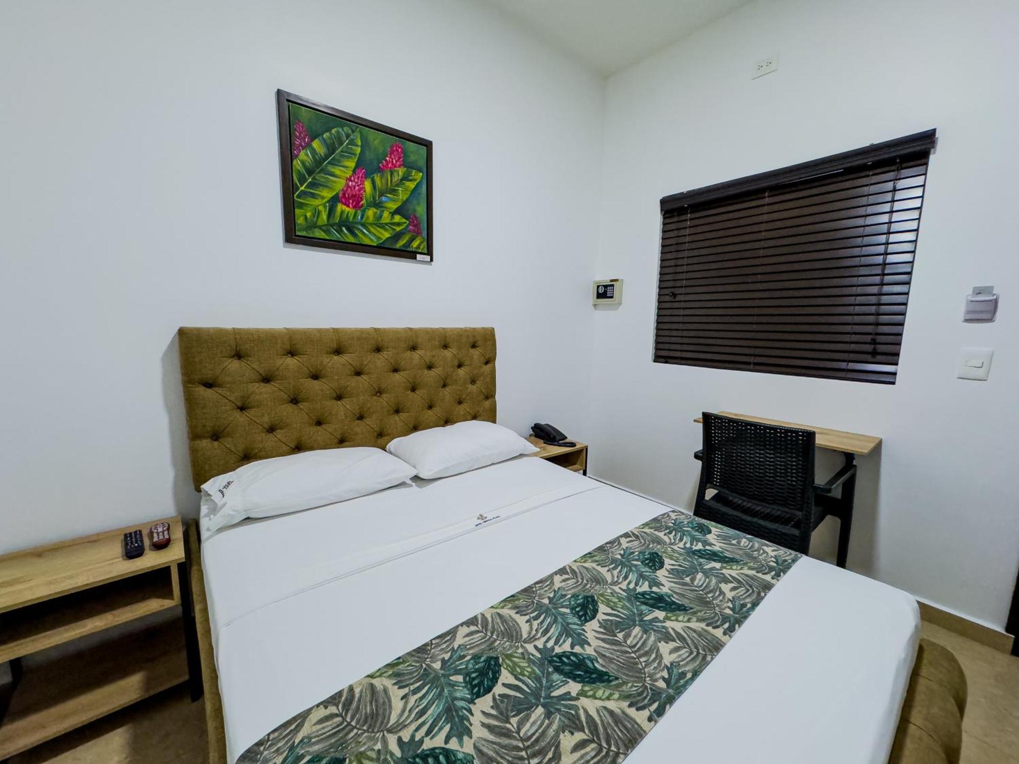 Hotel Central Plaza Medellin Итагуи Экстерьер фото